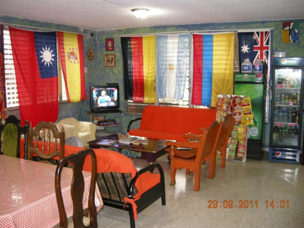Tamarindo Hostel Сан Педро Сула Екстериор снимка